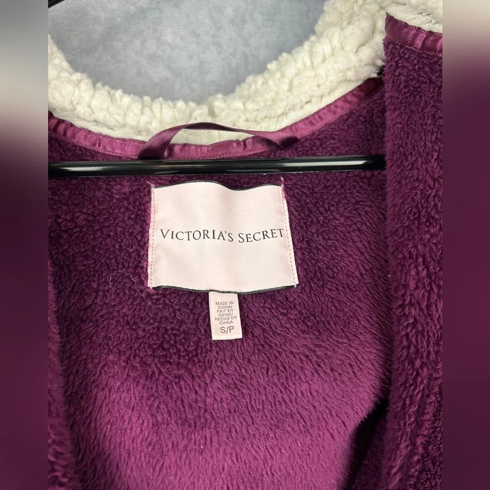 Victoria’s Secret‎ Burgundy robe Cozy Comfy  Size SP